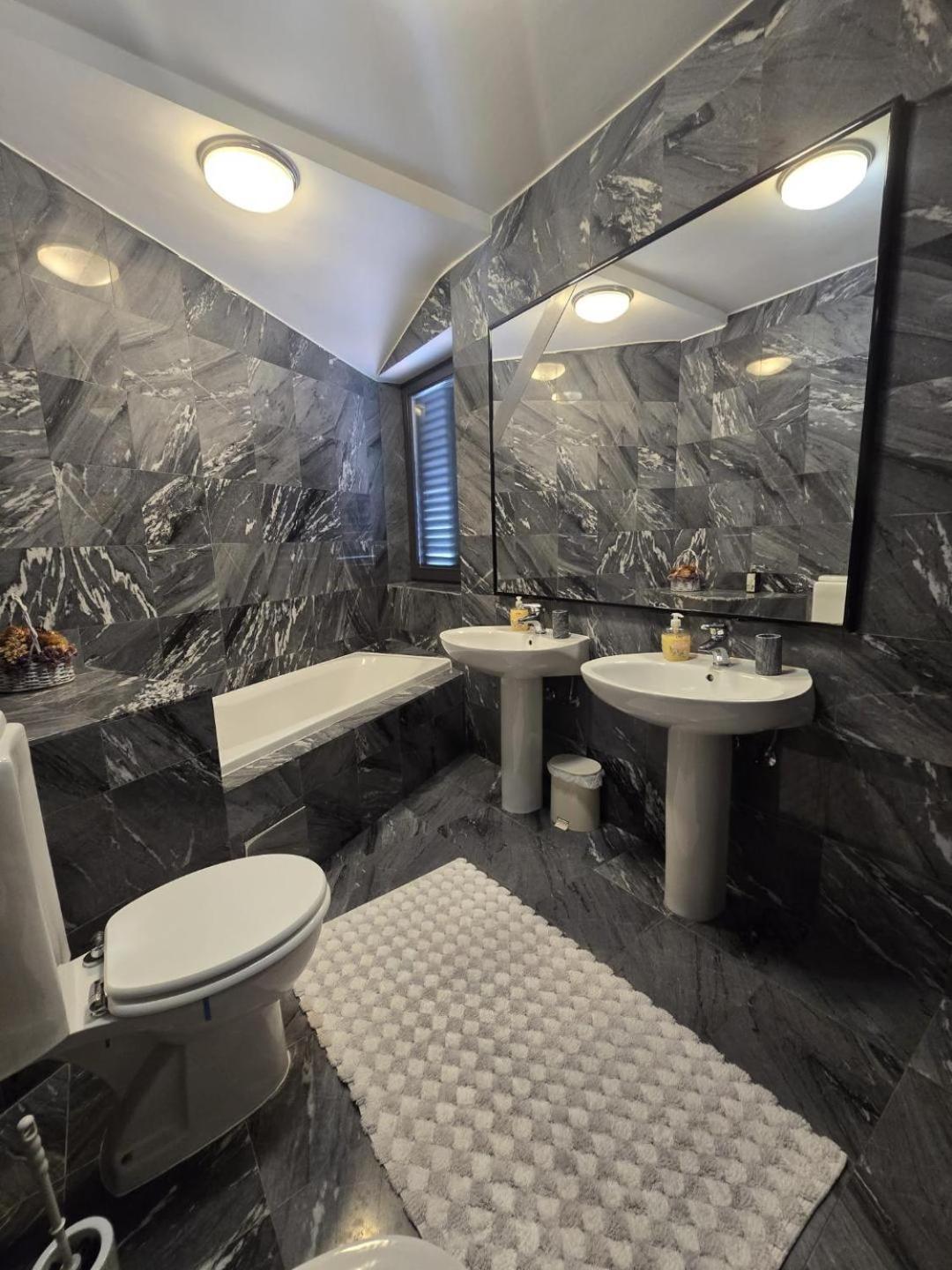 Luxury With Private Pool And 2 Bedrooms In Bay View Apartament *
